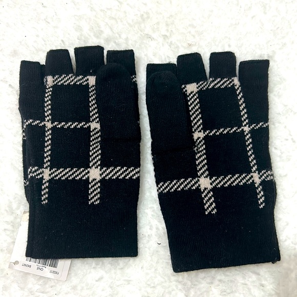 NWT Coach Gloves / Mittens in One perfect and easy to text - Picture 4 of 6
